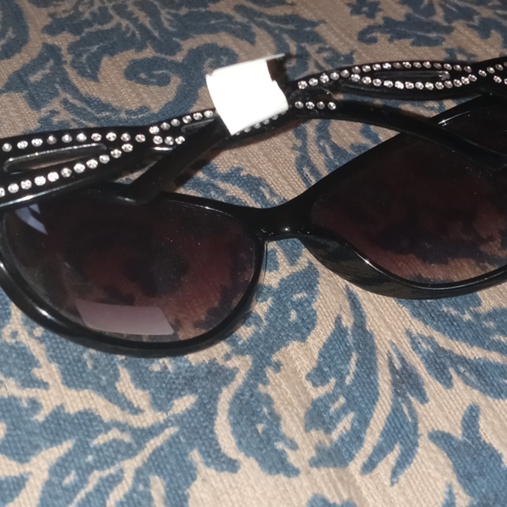 Sunglasses - Picture 2 of 3